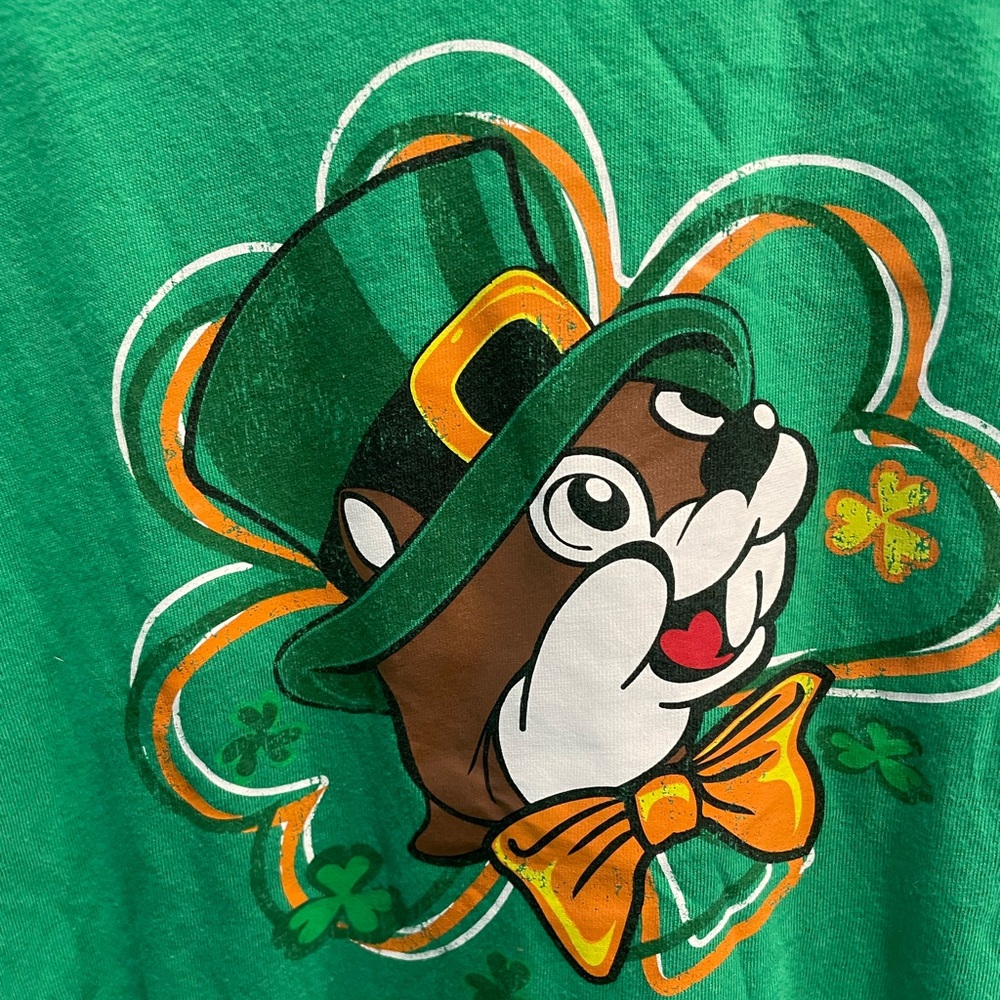 Buc-cees St Patrick’s day short sleeve green T Shirt 2 sided graphics Unisex M